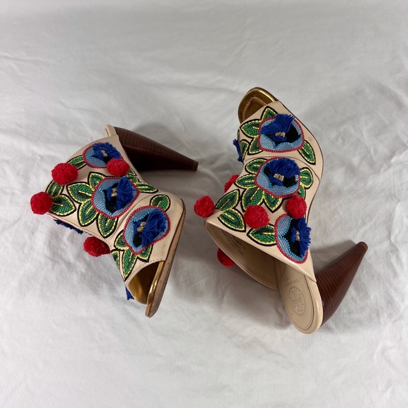 TORY BURCH Beige Leather Ellis Embroidered Pums Made in Brazil Marked as 8M - Picture 8 of 12